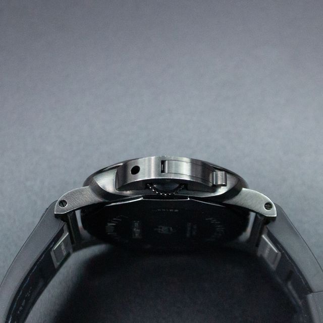 Panerai Luminor Luna Rossa PAM01408 Image 2